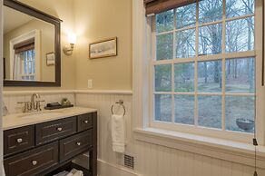 Sunny Pond by Avantstay Secluded Estate w a Private Pond Gym Movie The