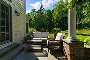 Sunny Pond by Avantstay Secluded Estate w a Private Pond Gym Movie The