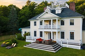 Sunny Pond by Avantstay Secluded Estate w a Private Pond Gym Movie The