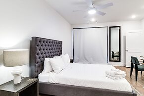 The Grove 3 by Avantstay Music Row at Your Door