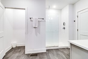 The Grove 3 by Avantstay Music Row at Your Door