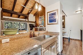 Pinegrove by Avantstay Beautiful Villas Condo Just Outside Tahoe City