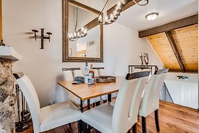 Pinegrove by Avantstay Beautiful Villas Condo Just Outside Tahoe City