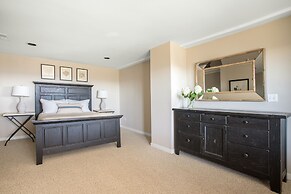 Lighthouse by Avantstay Beachfront View Home w Pool Table Ping Pong