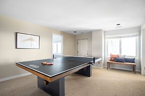 Lighthouse by Avantstay Beachfront View Home w Pool Table Ping Pong