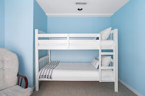 Lighthouse by Avantstay Beachfront View Home w Pool Table Ping Pong