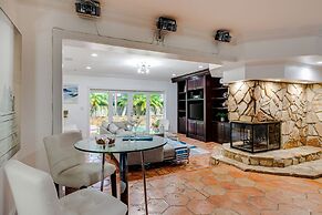 Coral Ridge Getaway by Avantstay Pool Hot Tub Billiards 5mins to Beach