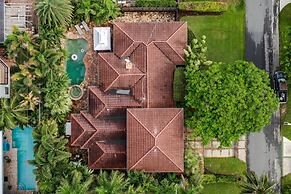 Coral Ridge Getaway by Avantstay Pool Hot Tub Billiards 5mins to Beach