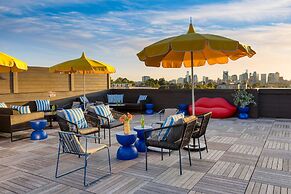 The Carter 203 by Avantstay 1BR Balcony