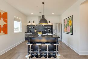 The Carter 305 by Avantstay 4BR Balcony