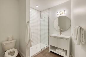 The Carter 305 by Avantstay 4BR Balcony