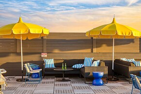 The Carter 305 by Avantstay 4BR Balcony