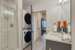 Wonderstruck Walkable Midtown Location at Odyssey Pool BBQ Fitness Roo