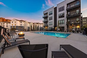 Wonderstruck Walkable Midtown Location at Odyssey Pool BBQ Fitness Roo