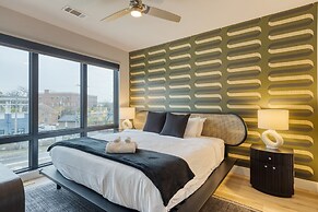 Wonderstruck Walkable Midtown Location at Odyssey Pool BBQ Fitness Roo