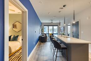 Wonderstruck Walkable Midtown Location at Odyssey Pool BBQ Fitness Roo