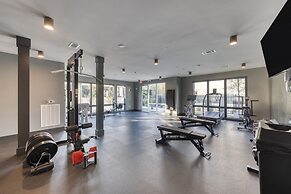 Wonderstruck Walkable Midtown Location at Odyssey Pool BBQ Fitness Roo