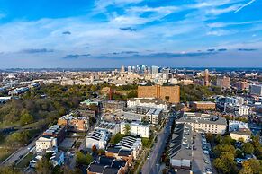 Wonderstruck Walkable Midtown Location at Odyssey Pool BBQ Fitness Roo