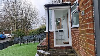 Amani 2-bed Bungalow - Sleeps 4 - Pet Friendly