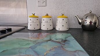 Amani 2-bed Bungalow - Sleeps 4 - Pet Friendly