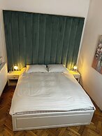 Suite 49