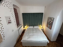 Suite 49