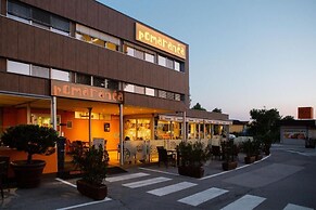 Hotel Pomaranča