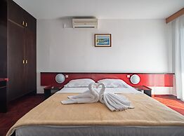 Hotel Issa