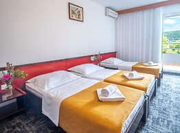 Hotel Issa