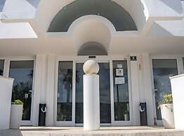 Hotel Issa