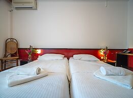 Hotel Issa