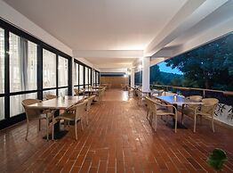 Hotel Issa
