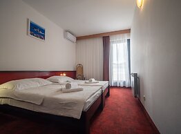Hotel Issa