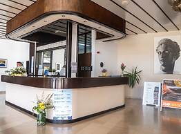 Hotel Issa