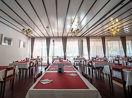 Hotel Issa