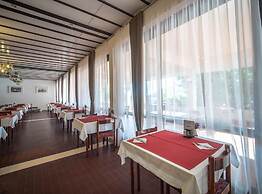 Hotel Issa