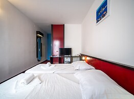 Hotel Issa