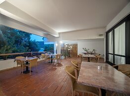 Hotel Issa