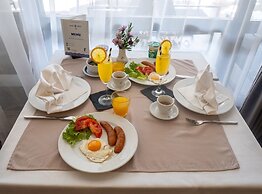 Hotel Issa