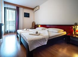 Hotel Issa