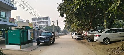 Aroha Stayinn - Gurugram