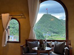 Khói Homestay and Restaurant