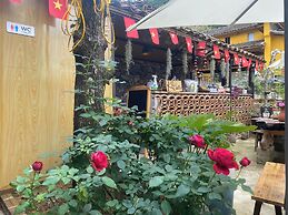 Khói Homestay and Restaurant