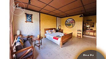 Khói Homestay and Restaurant