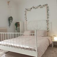 Sagma Athens House Metro Panormou