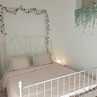 Sagma Athens House Metro Panormou