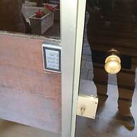 Sagma Athens House Metro Panormou