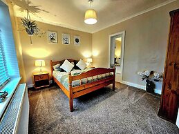 Seaside Escape at Ty Bugail - Holyhead