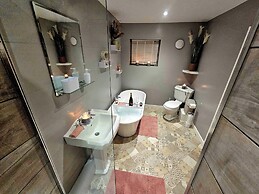 Seaside Escape at Ty Bugail - Holyhead