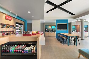 avid hotel Plano North by IHG